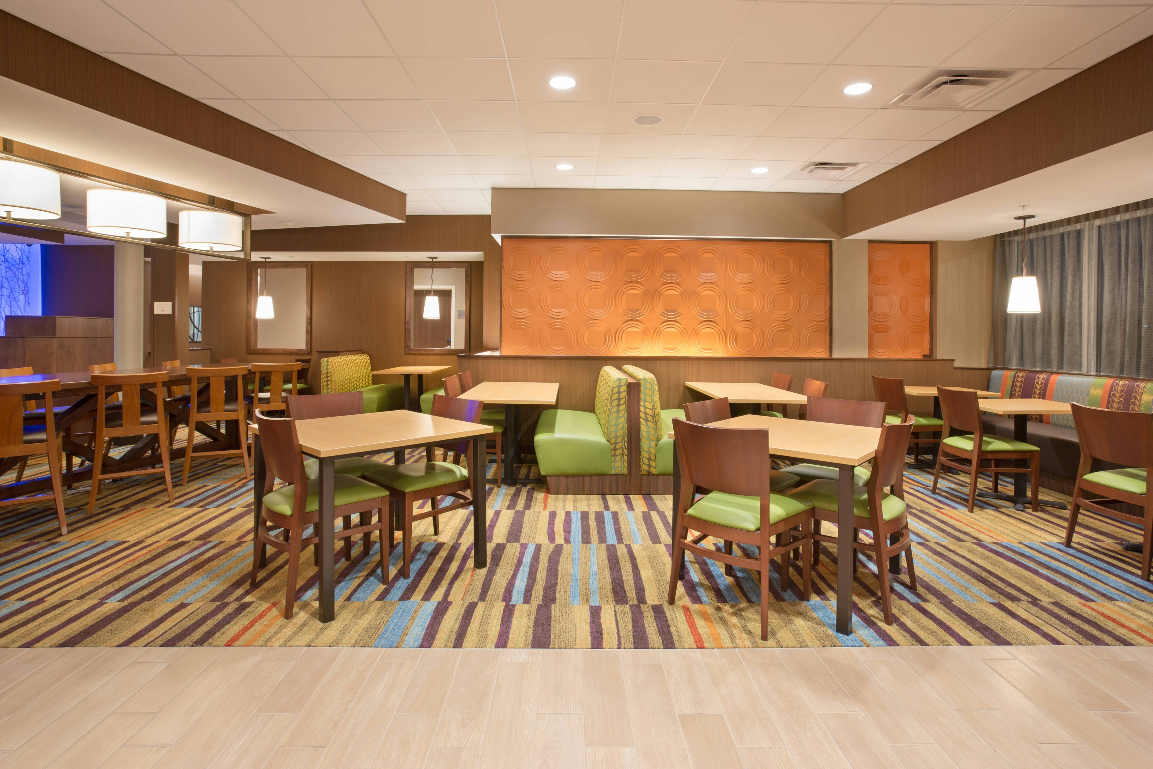 Fairfield Inn Suites Burlington 34/44