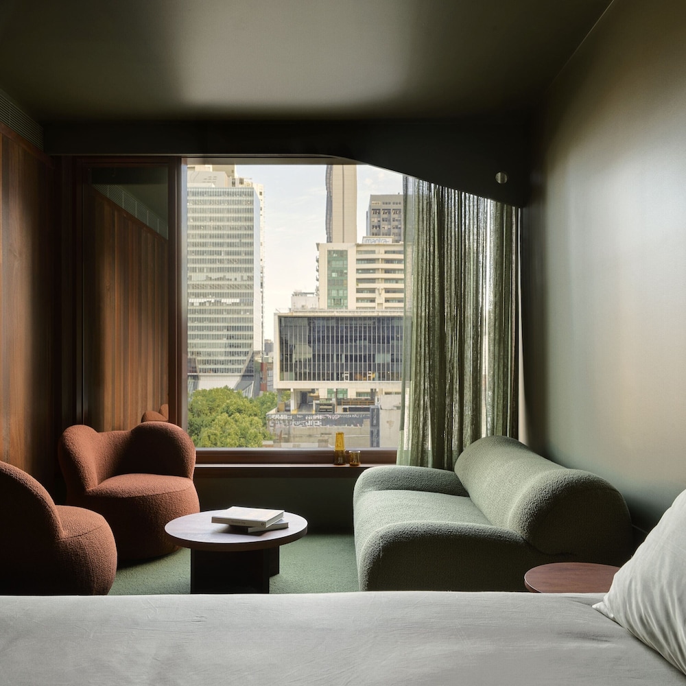Hyde Melbourne Place 79/95