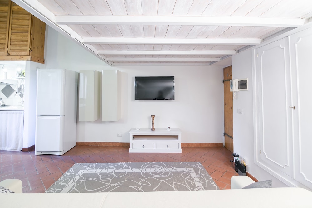 San Niccolo Loft 8/16