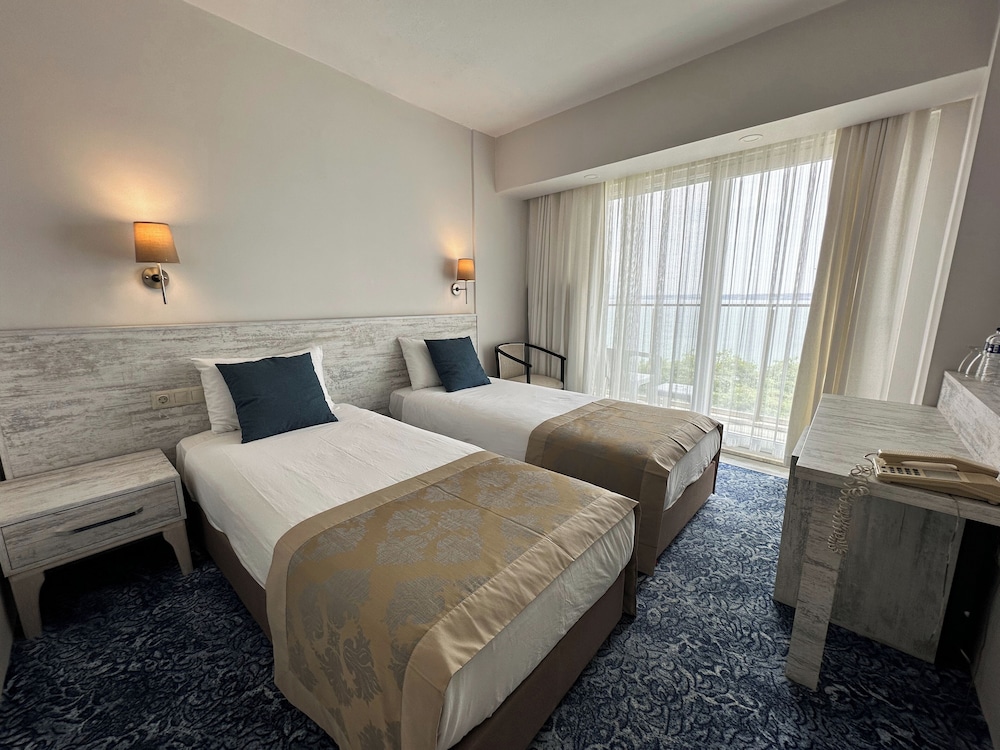 Tatlisu Kirtay Hotel 8/25