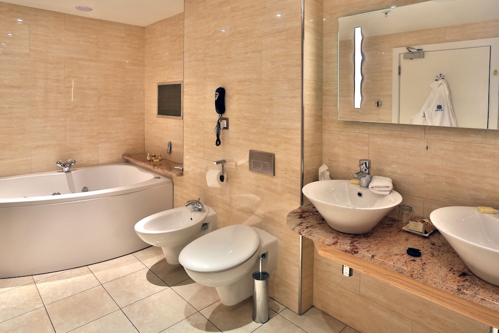 Sefton Hotel 46/50