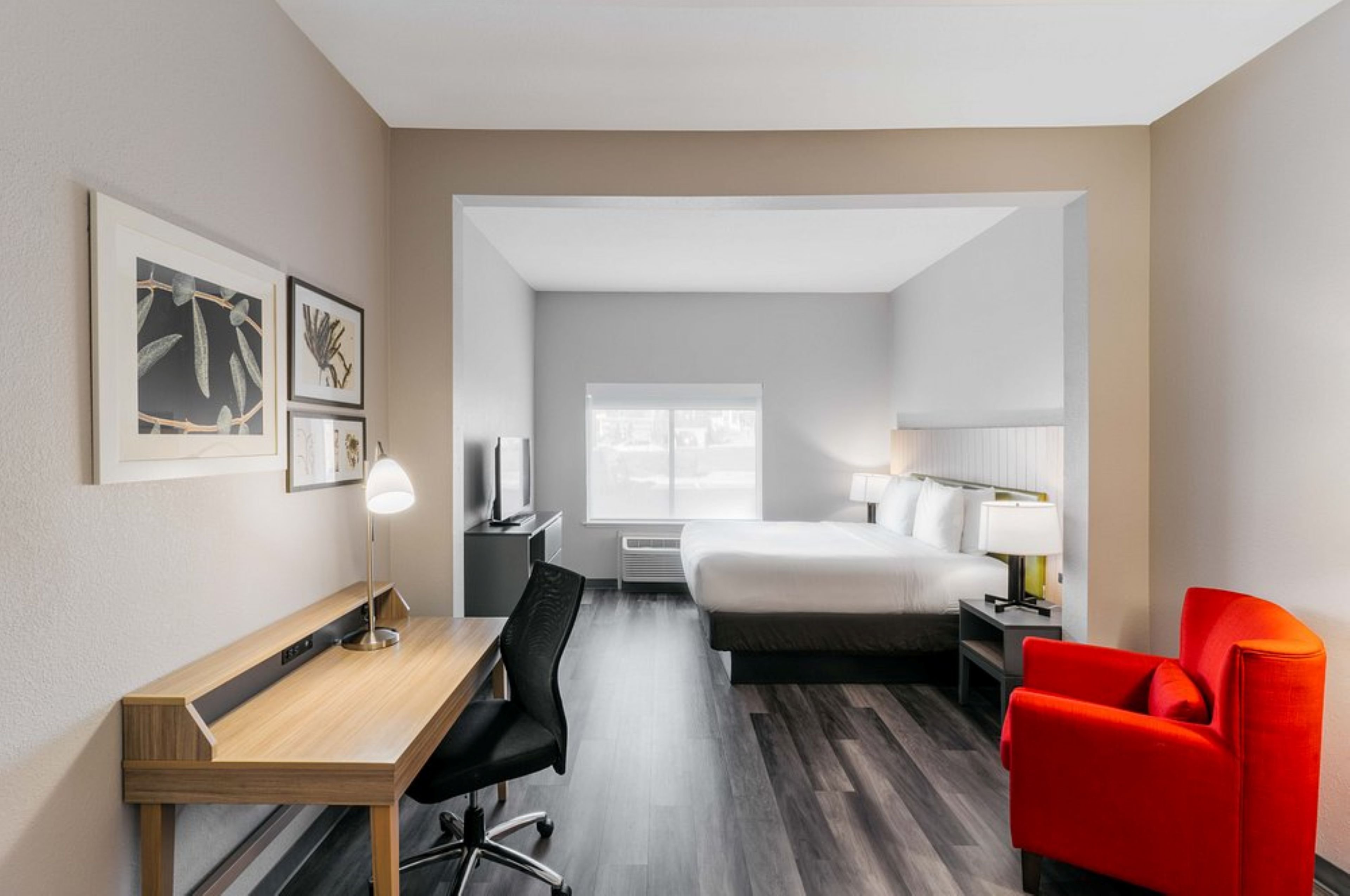 Standard, King Bed, Extra Floor Space