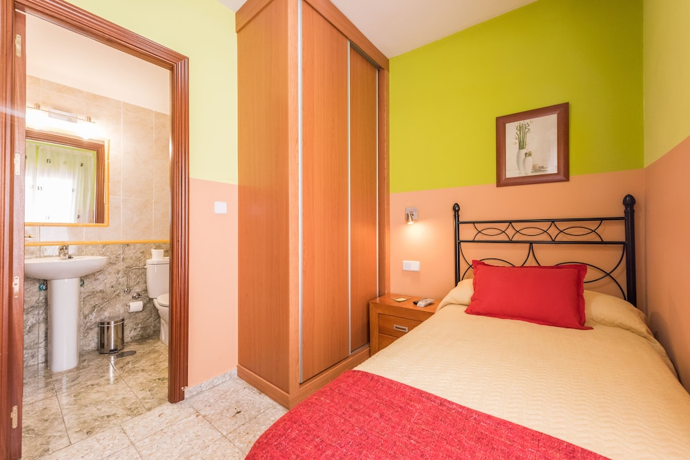 Hostal Arkanta 8/25