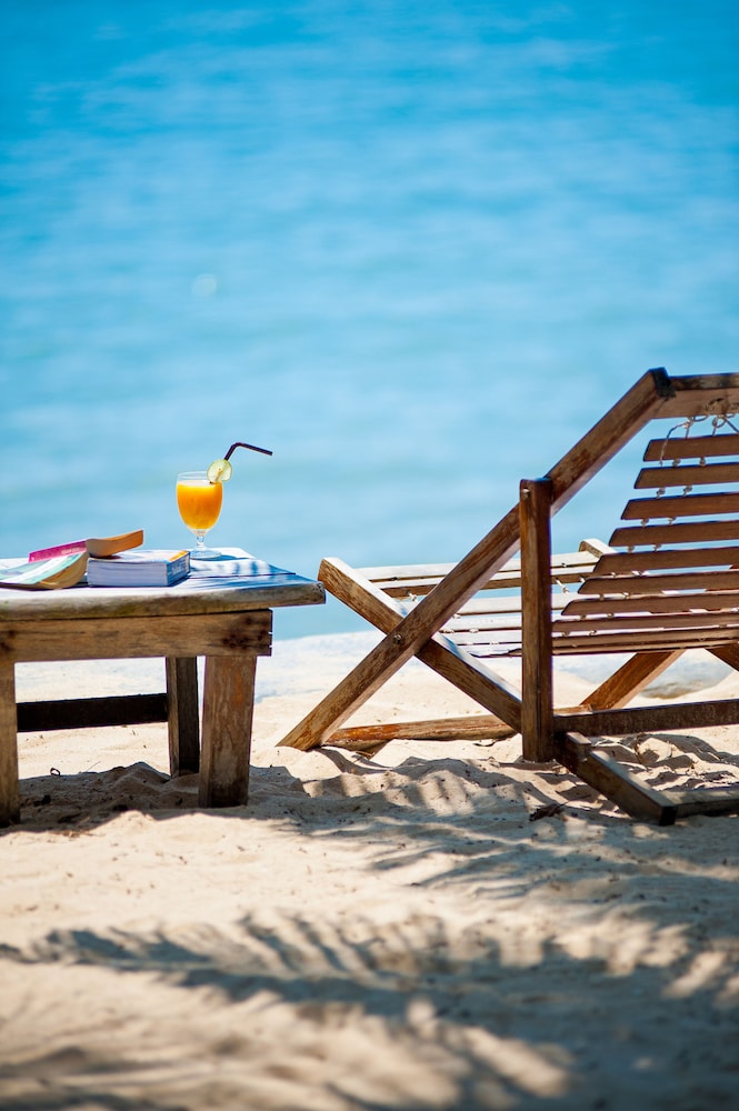 Sunshine Beach Resort 82/100