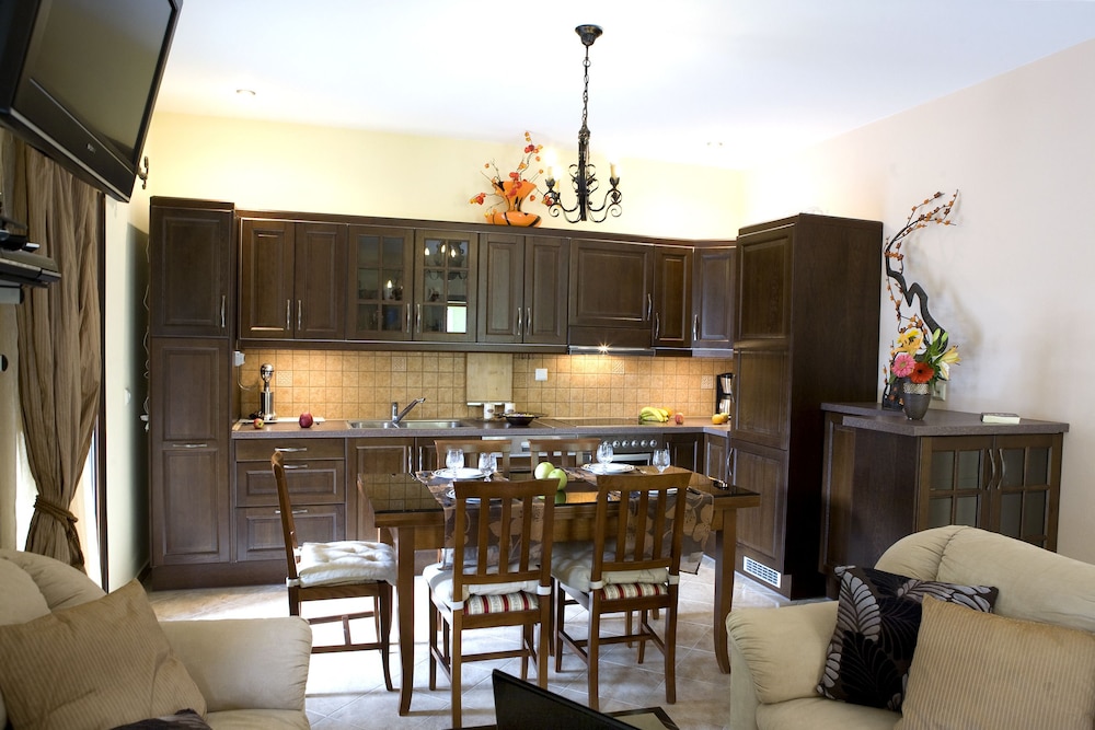 Prestige Villas 36/50