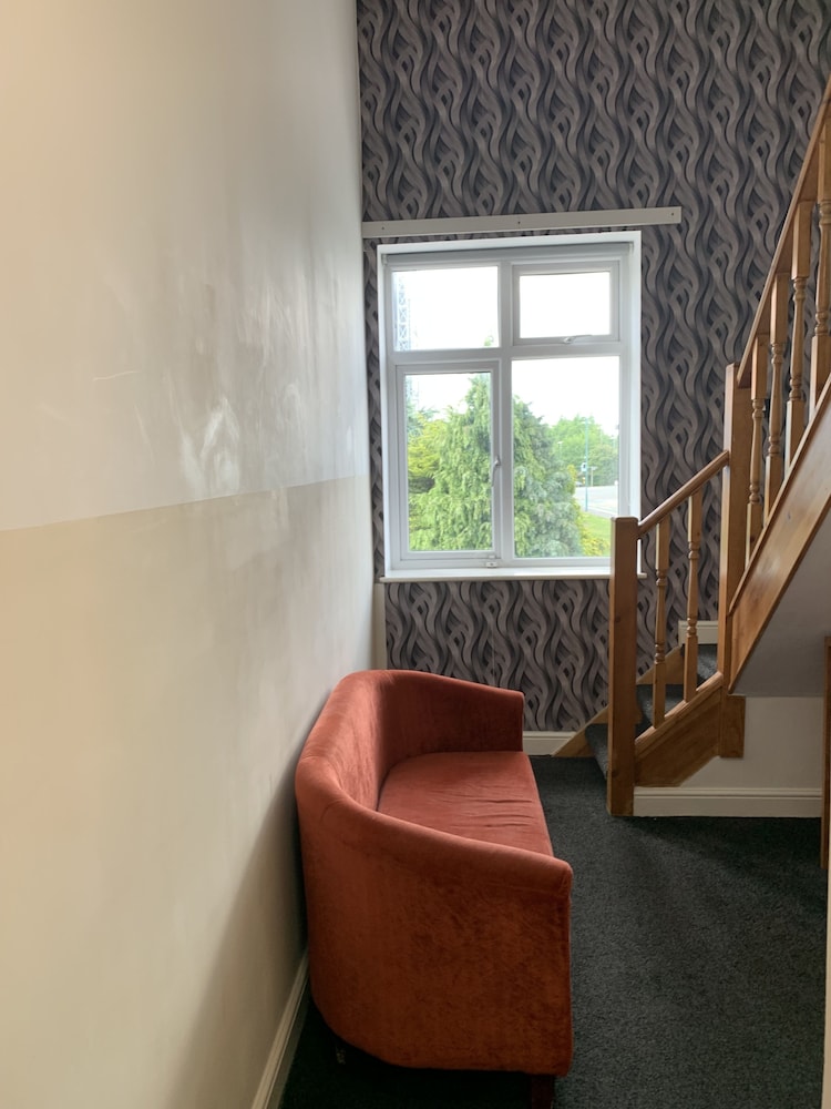 IBI Imperial Salford (ex Trivelles Hotel Manchester - Cross Lane) 46/62