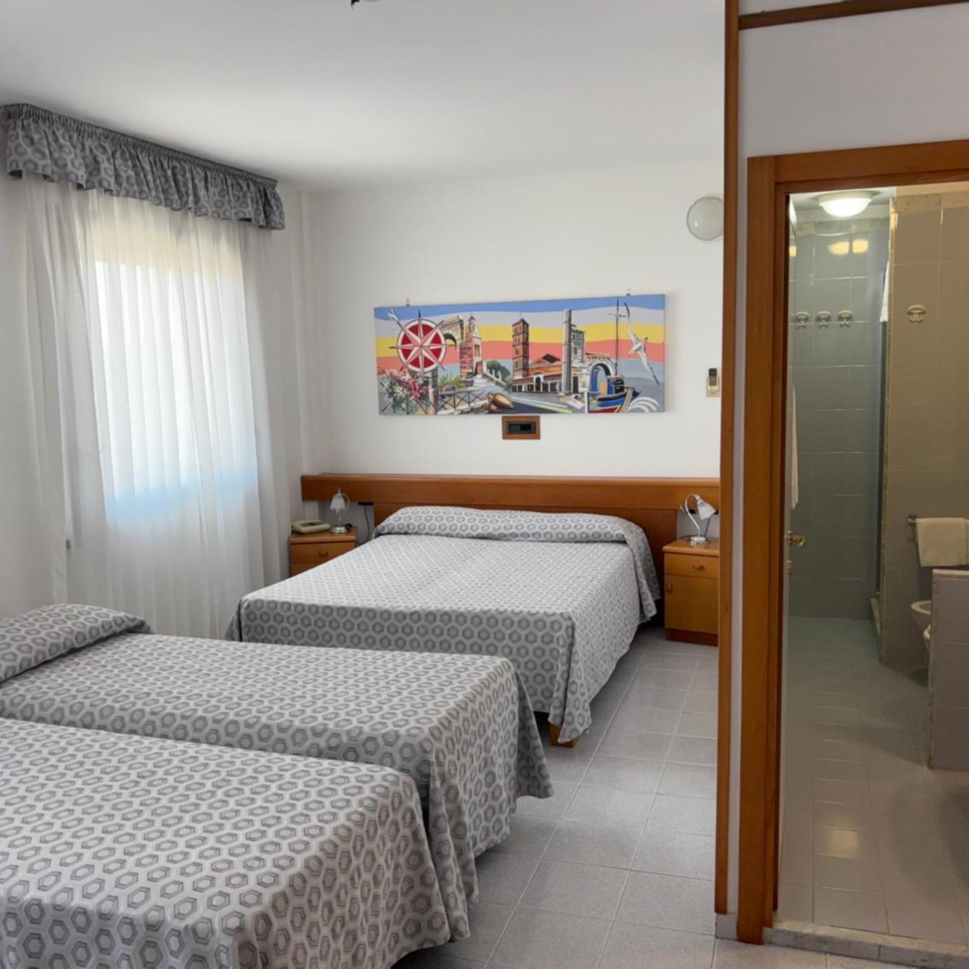 Room, Quadruple