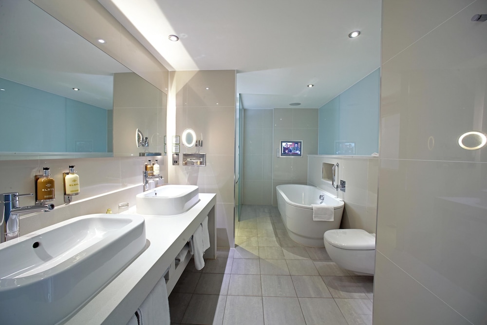 HOLIDAY INN BRISTOL CITY CENTRE 12/55