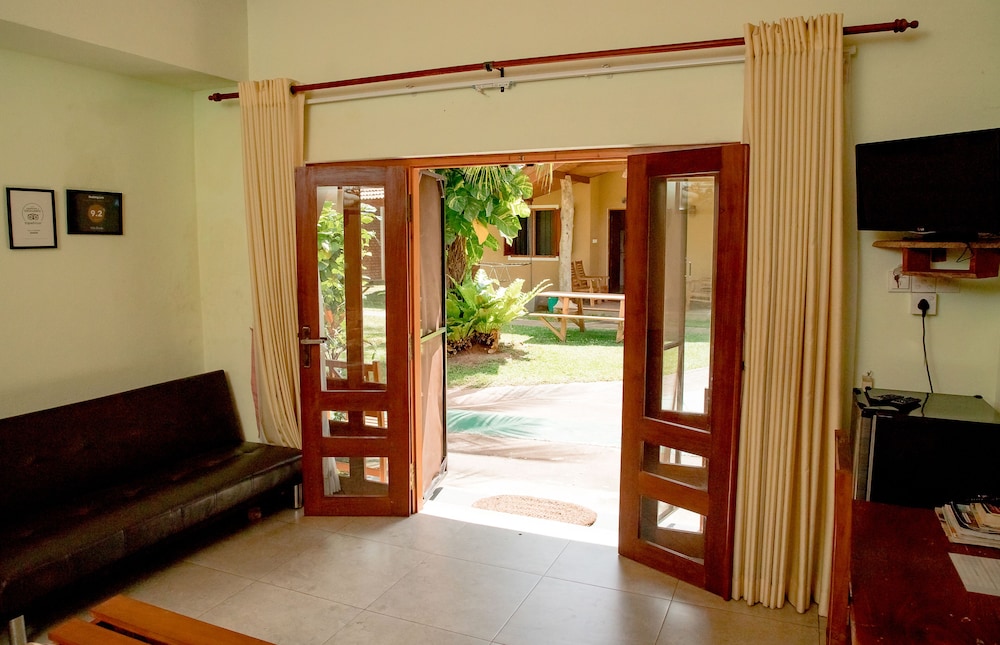 Villa Shade 24/50