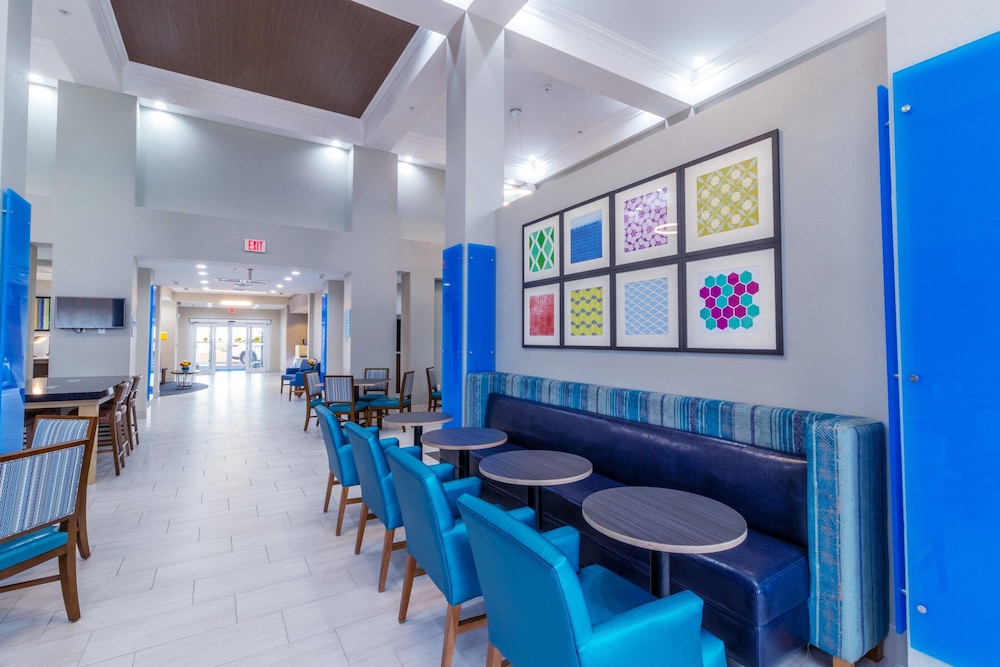 Holiday Inn Express & Suites Crestview South I-10 53/69