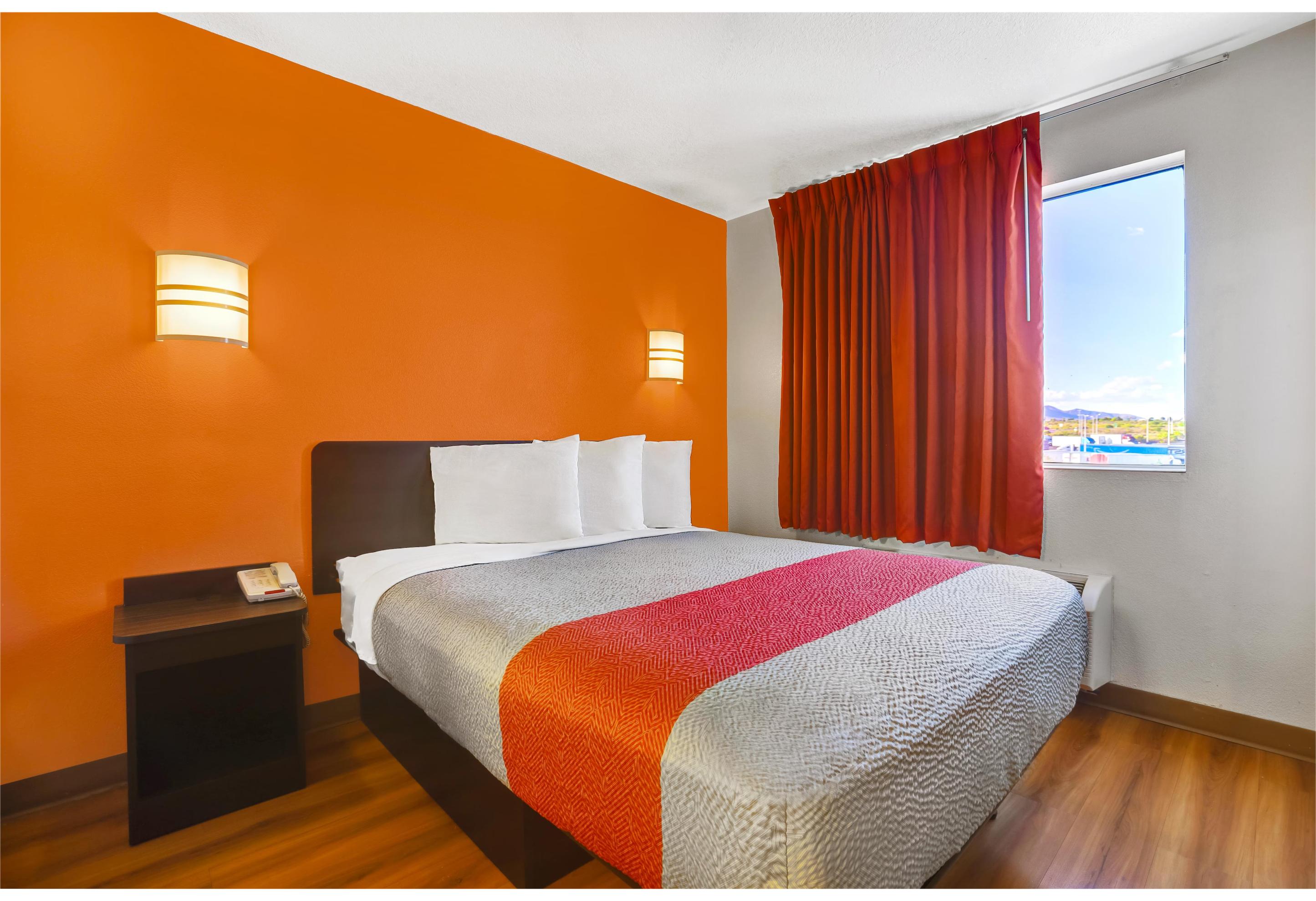 1 Queen Bed - Non-Smoking, Motel6 Benson, AZ 7/9