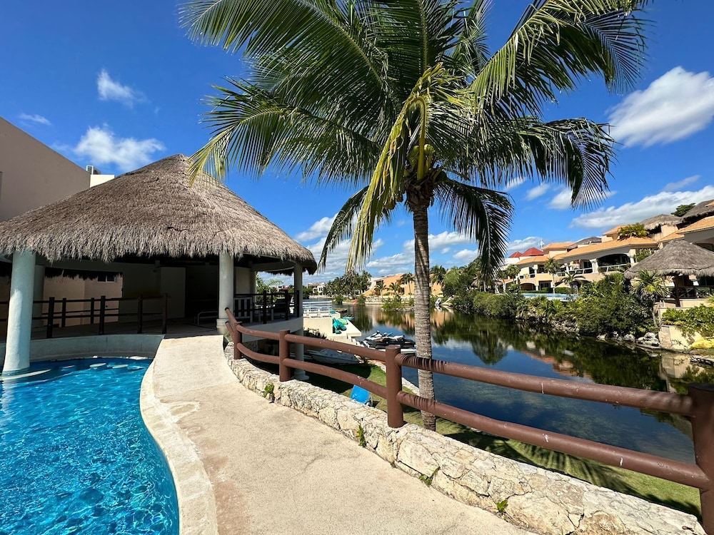 Coral Maya Stay Suites 41/50