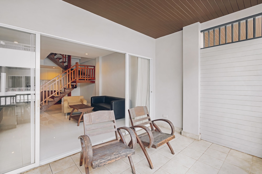 Chateau Dale Boutique Residence 16/24