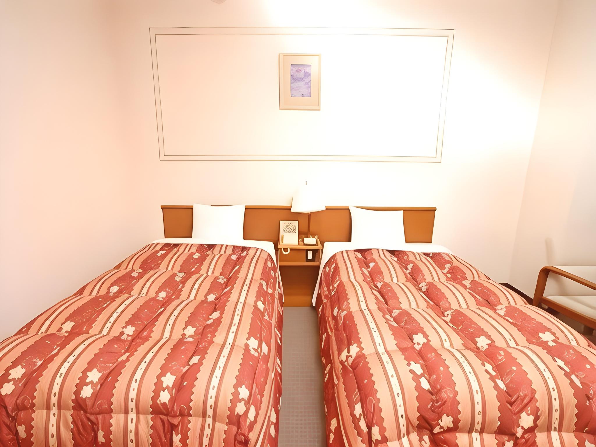 Standard, Twin Beds, Mountain View