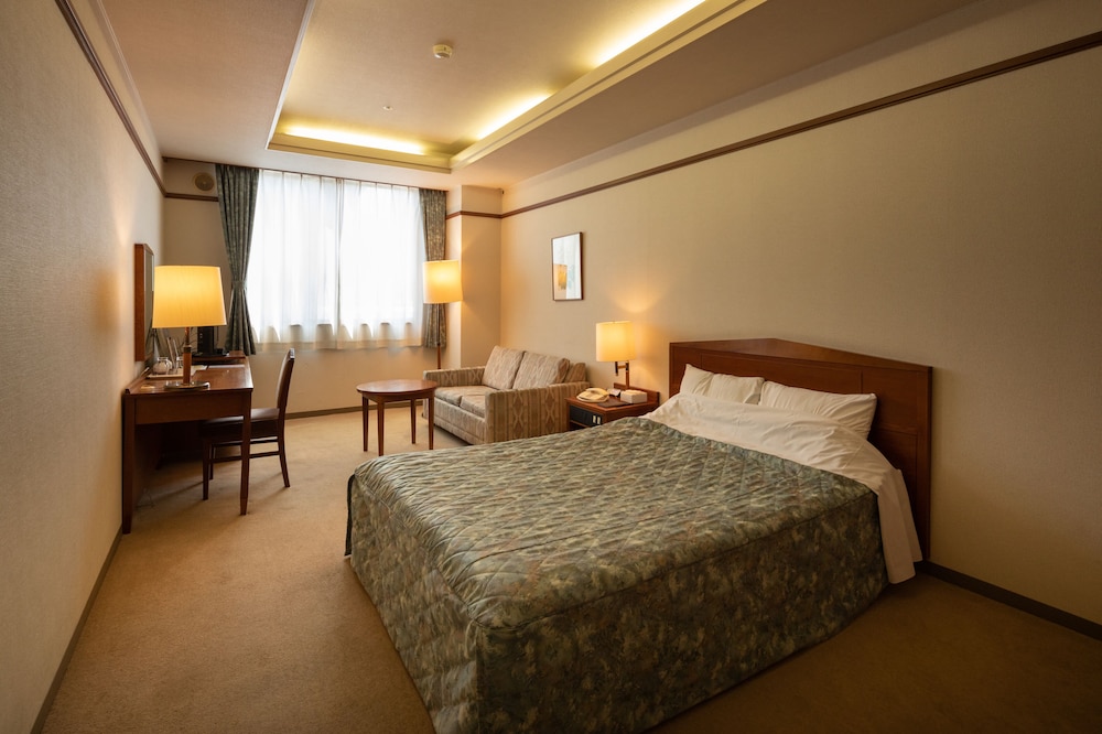 DELUXE, DOUBLE BED