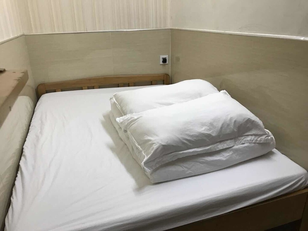 Lam Shan Hotel 10/17