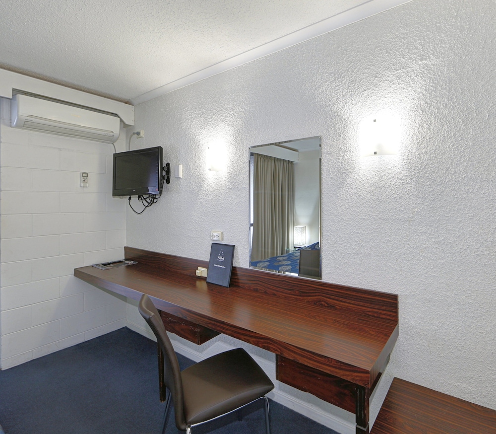 ALEXANDRA PARK MOTOR INN 42/65