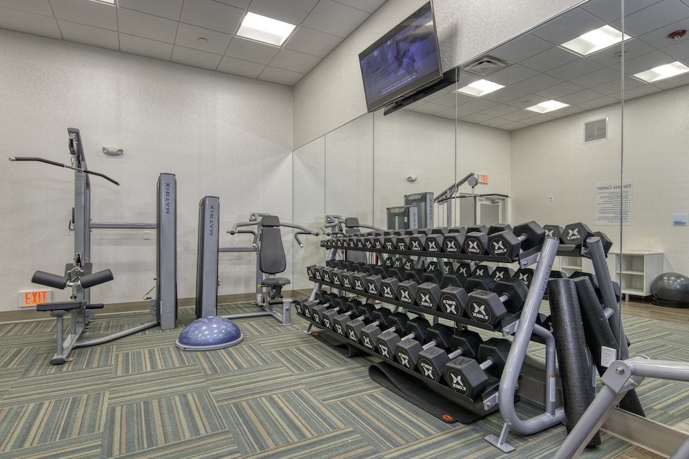 Holiday Inn Express Hotel And Suites Lincoln Airport 30/45