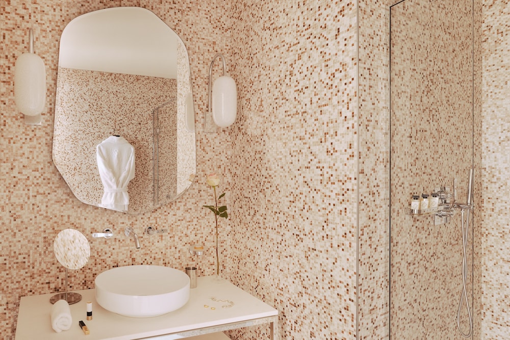 Hotel Madame Reve 46/50