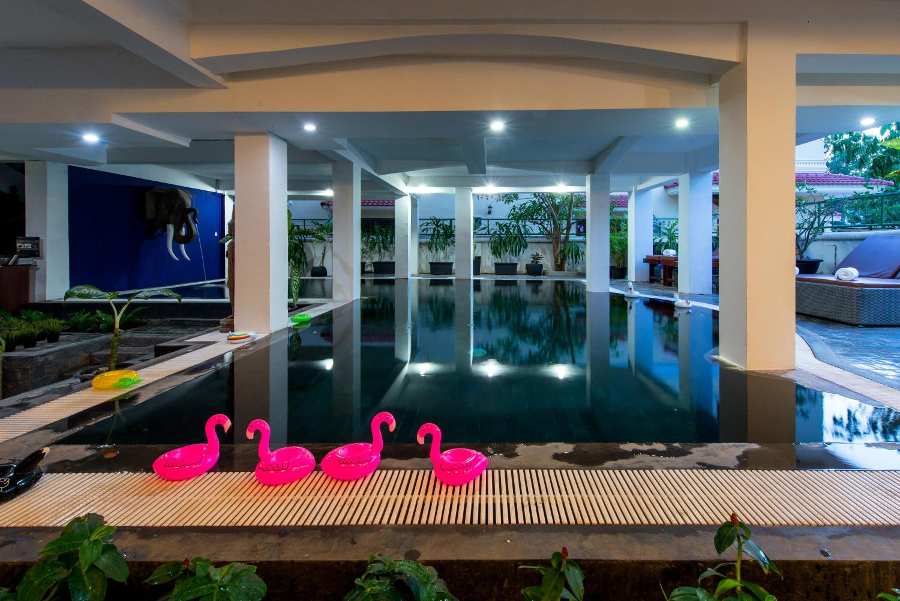 In Miles Boutique Hotel 75/100