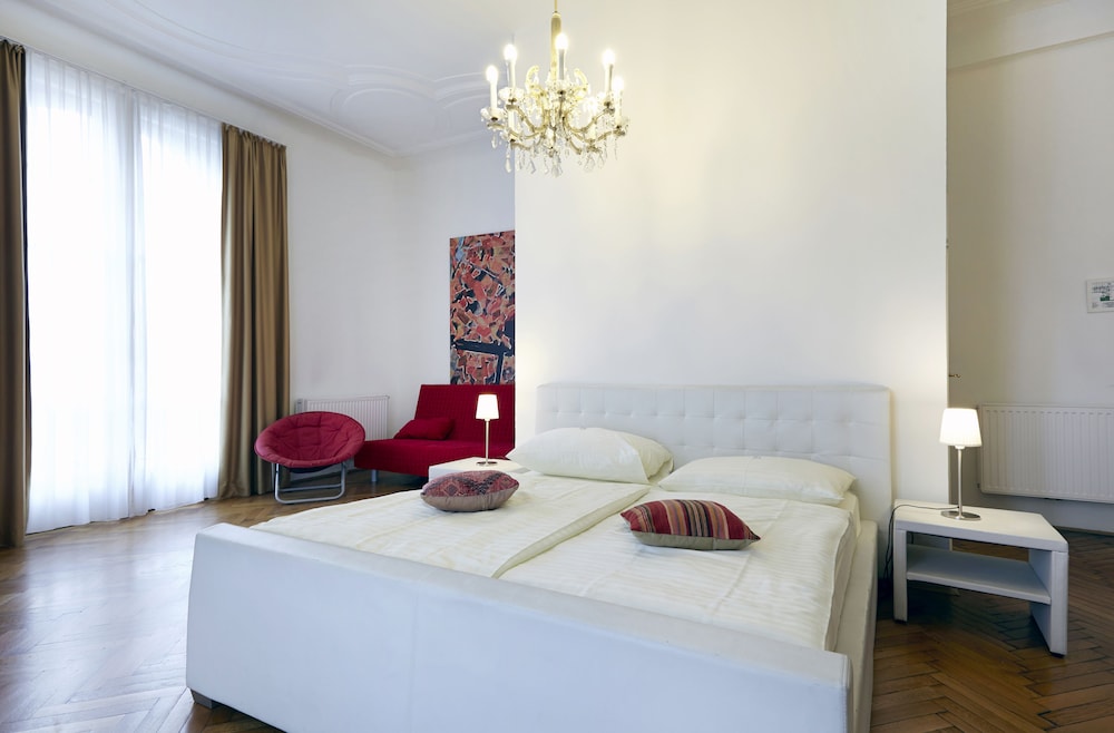 Hotel Pension Museum 32/63
