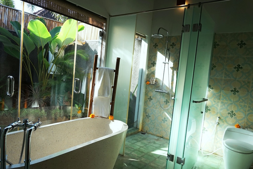VILLA BERAWA BALI 75/77