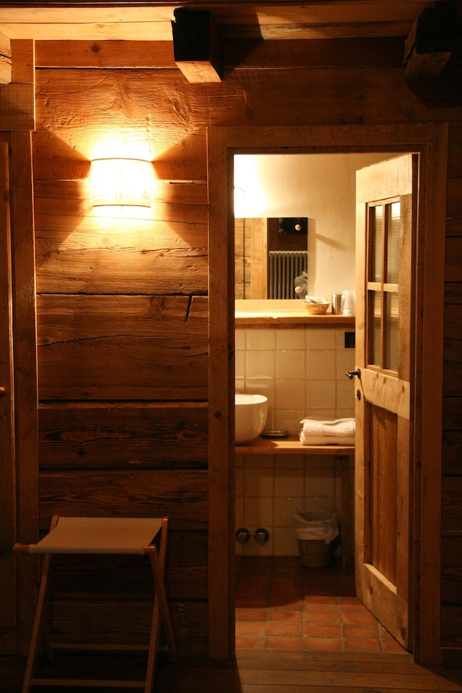 swimming pool spa