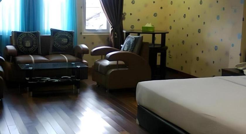Permata Hotel Purwakarta 8/23