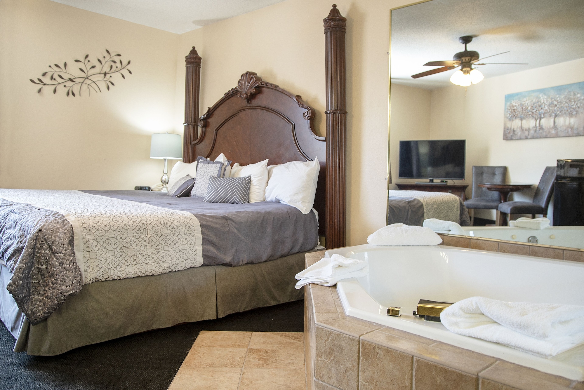 Room, Jetted Tub