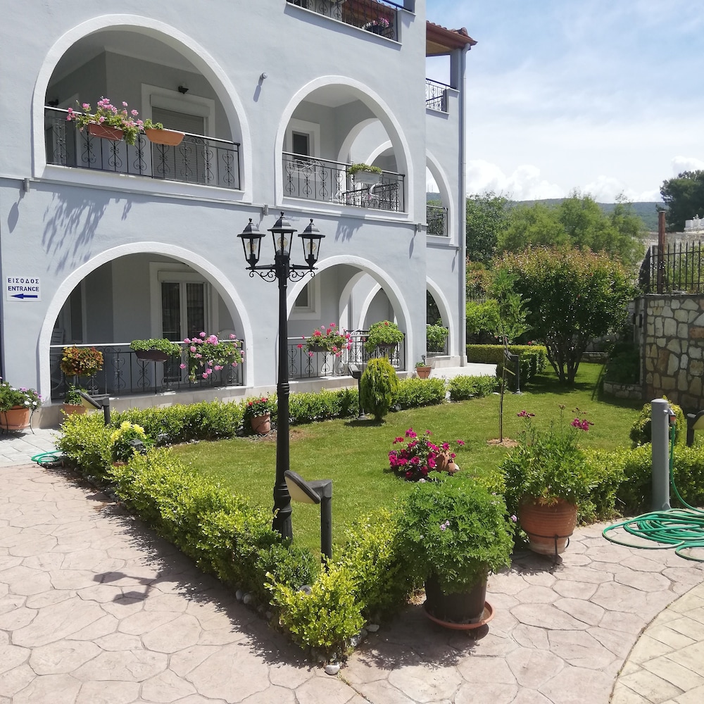 Delphin Rooms Sivota 41/50