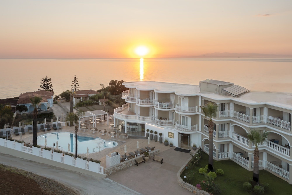 Arkadia Luxury Hotel Apartments 3/50