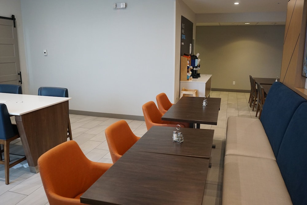 Holiday Inn Express & Suites Salt Lake City N - Bountiful, an IHG Hotel 46/55