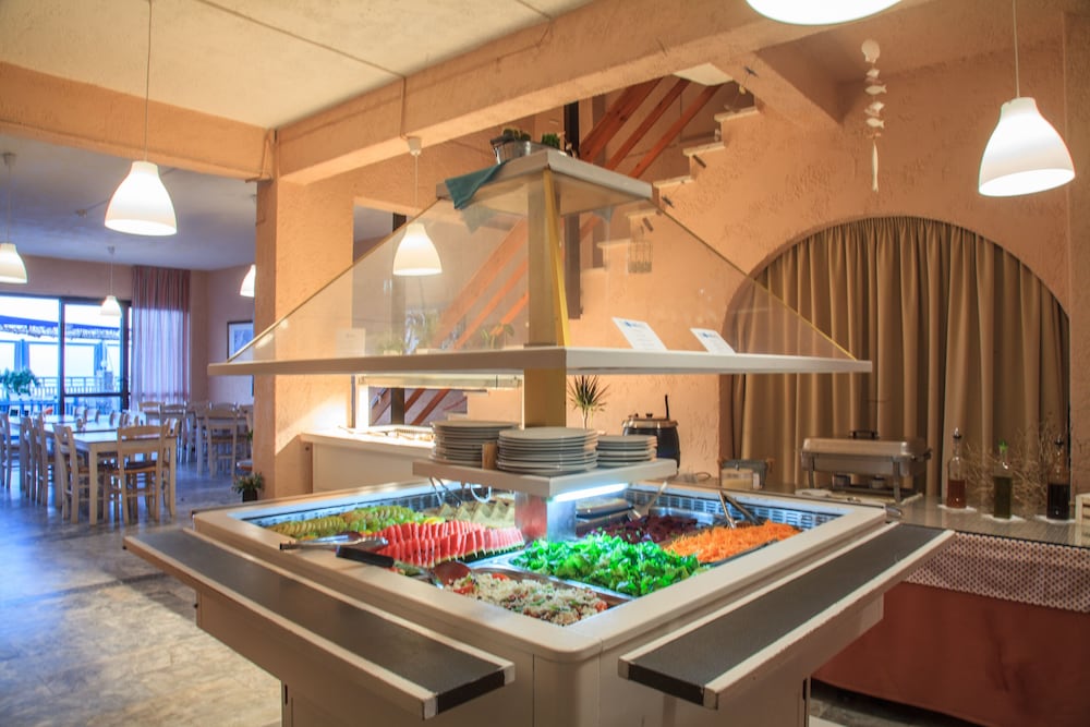 Sunset Beach Hotel 33/50