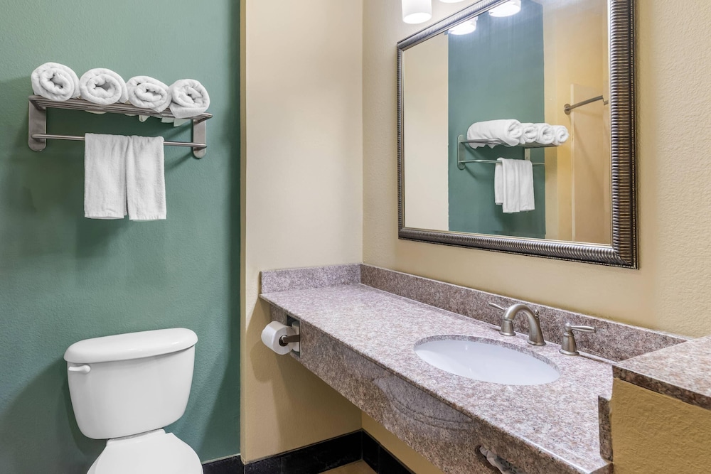 Quality Inn & Suites - Marlin 48/56