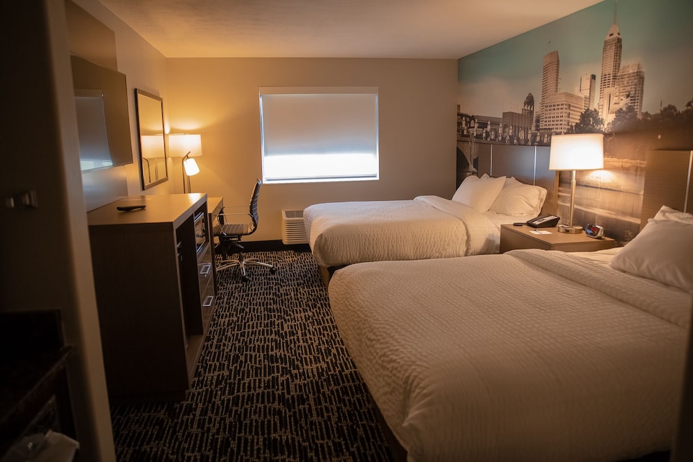 Clarion Pointe Indianapolis Airport 16/64