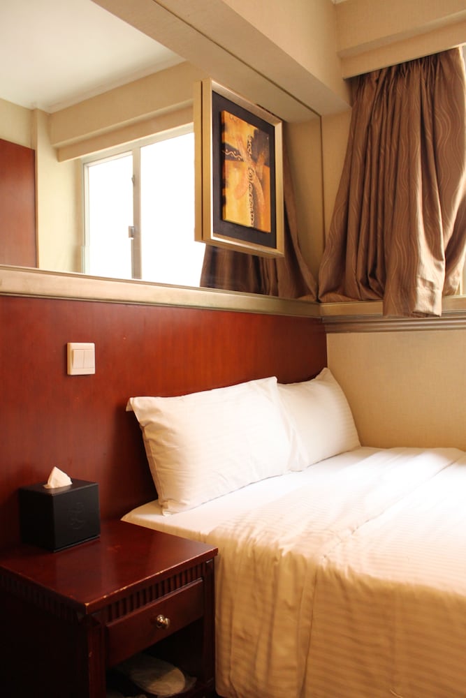 ORIENTAL LANDER HOTEL 11/41