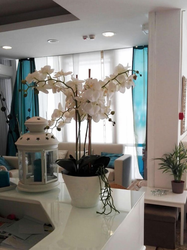Ermeti Hotel 29/40