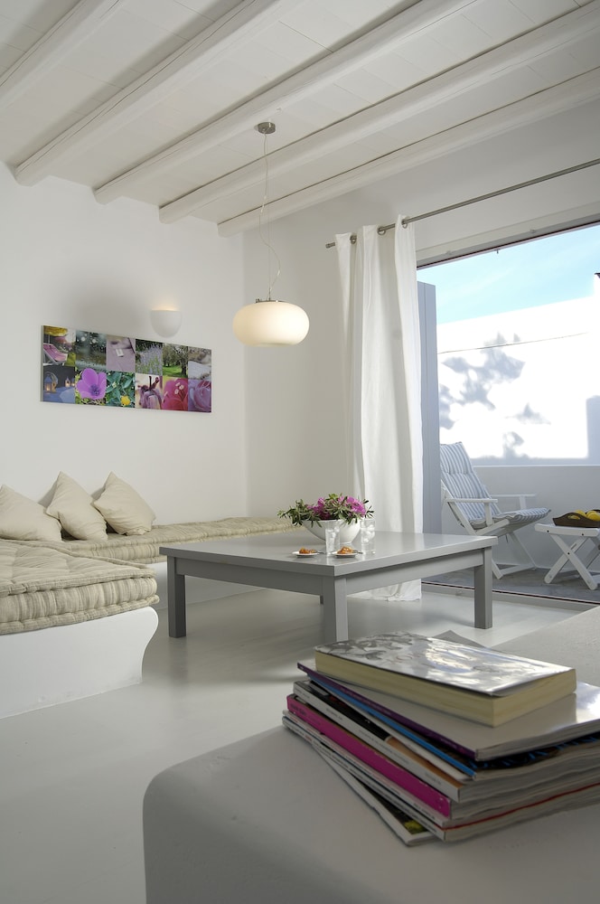 Kapetan Tasos Suites 46/60