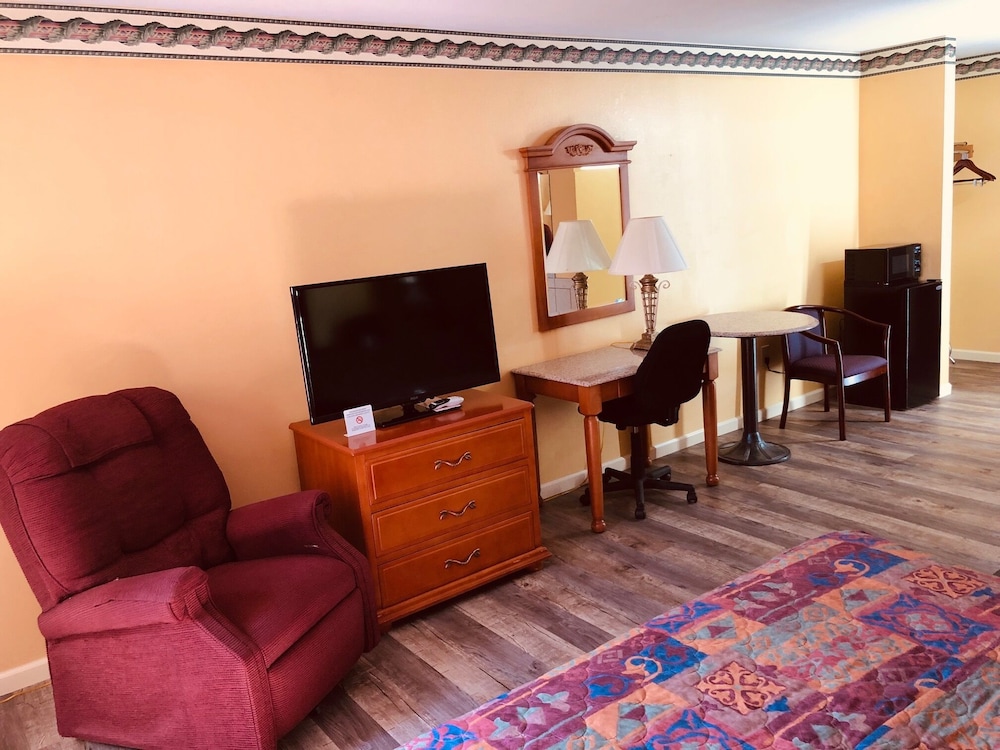 Mountain Inn and Suites Dunlap 11/22