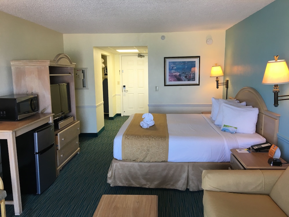 Days Inn by Wyndham Daytona Oceanfront 8/37