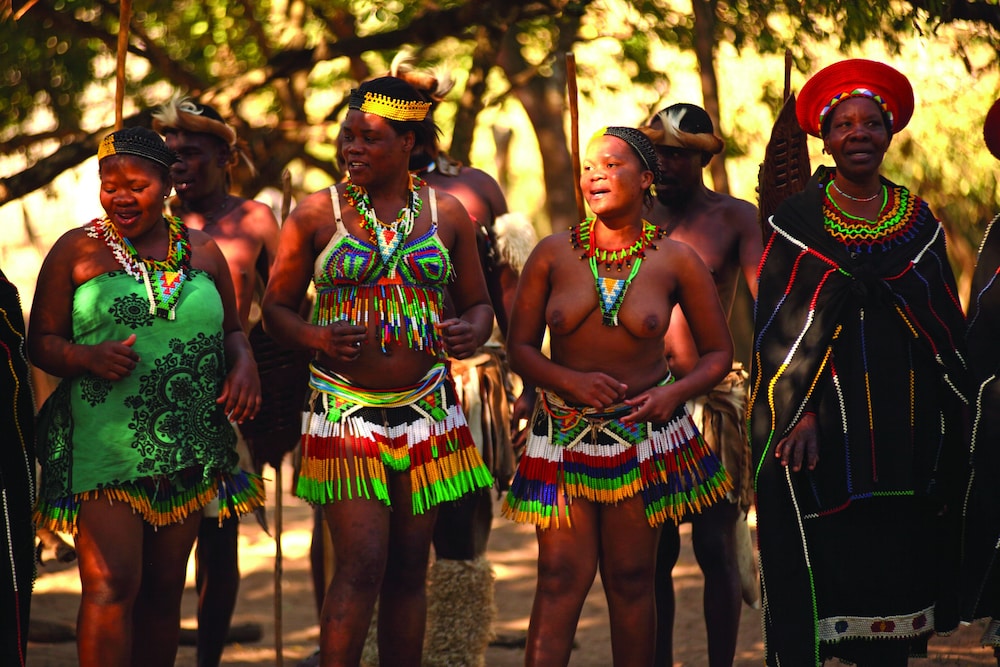 Gooderson Dumazulu Lodge and Traditional Village 25/50