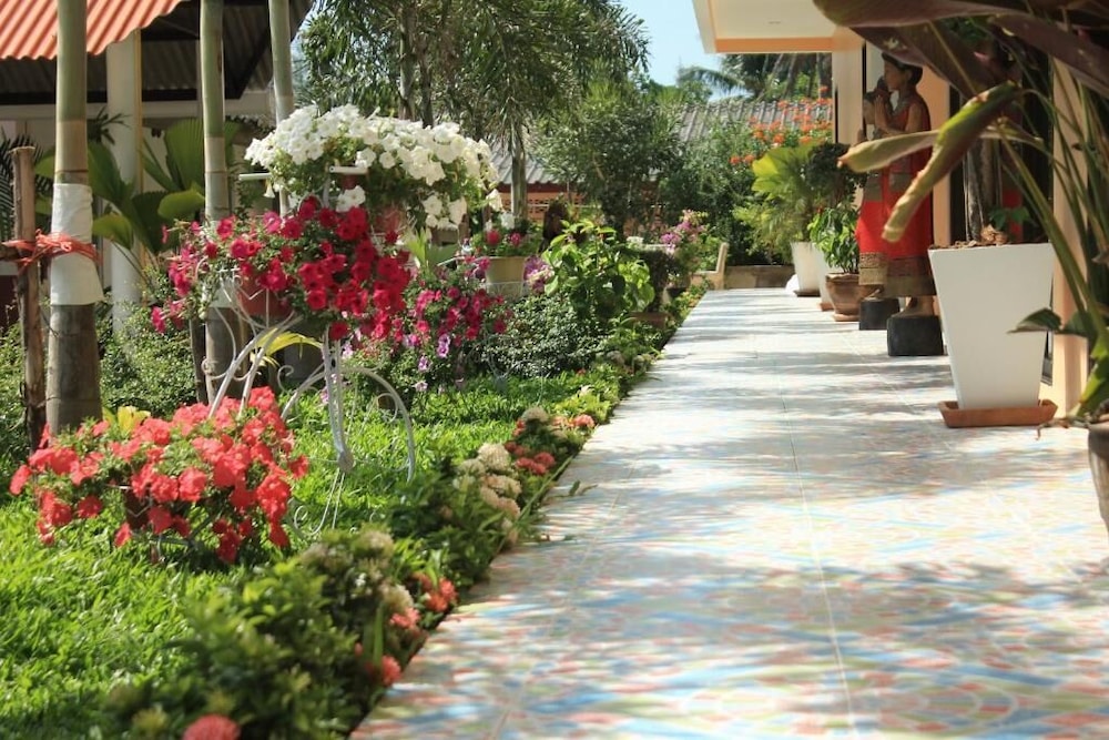Phuket Airport Inn 9/52