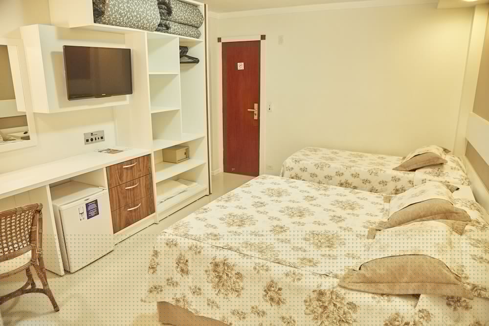 Miramar Hotel 17/70