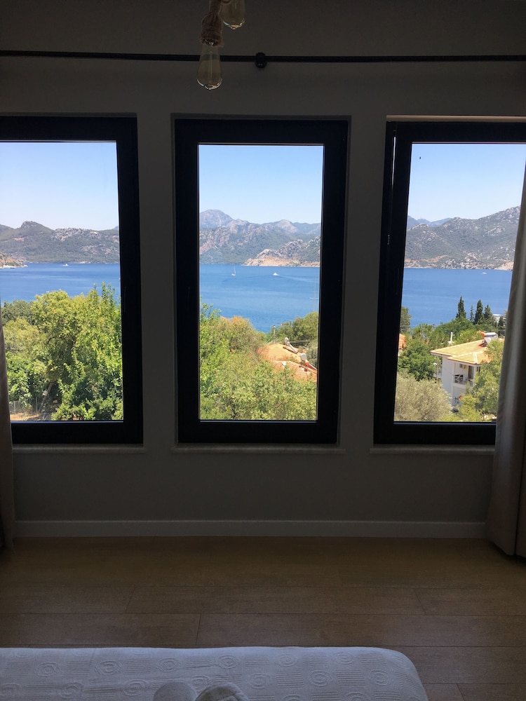 Gala Selimiye 24/50