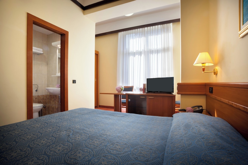 Hotel Kristal 12/60