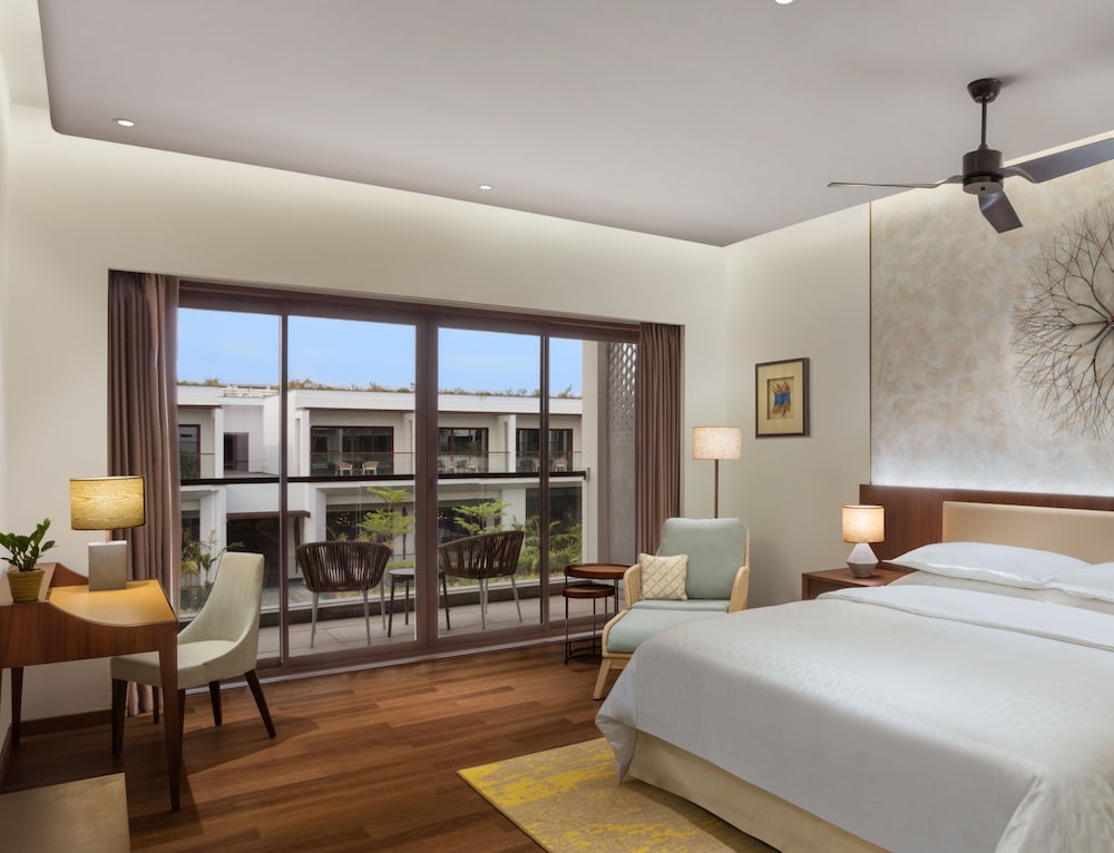 Executive, King Bed, City View