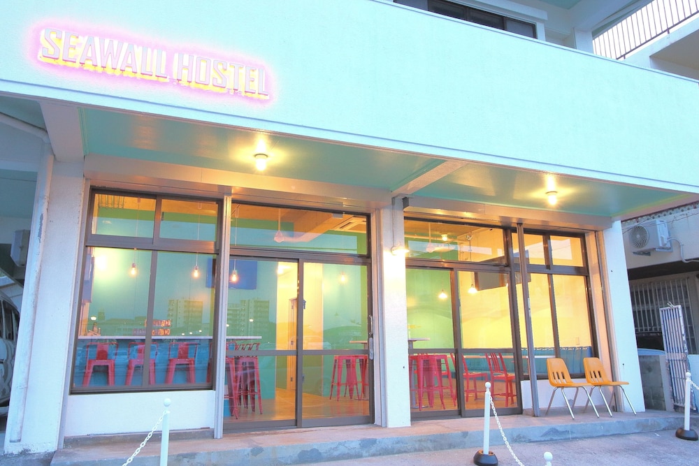 Seawall Hostel 3/37