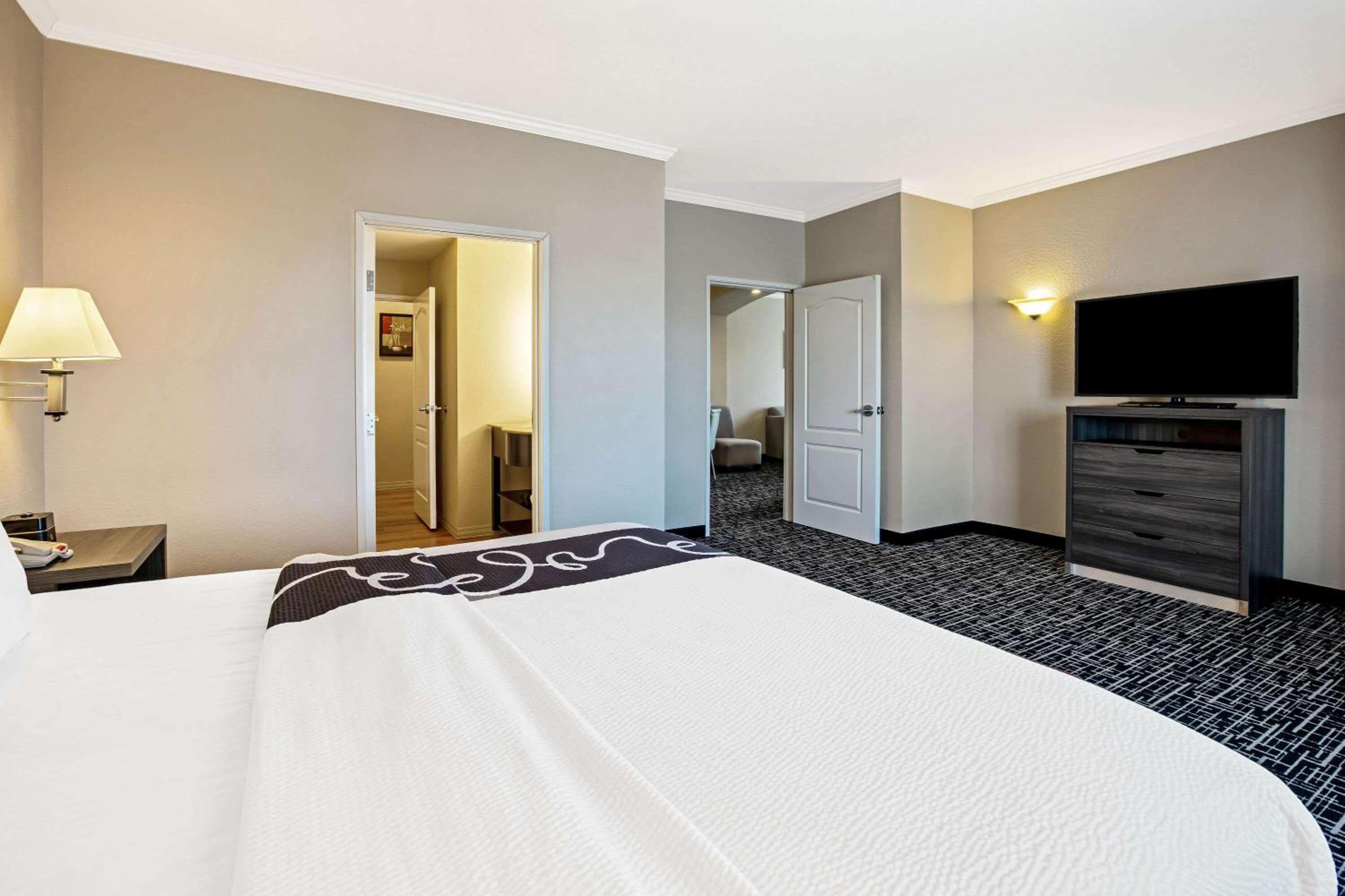 جناح عائلي ديلوكس، La Quinta Inn & Suites by Wyndham Garland Harbor Point 3/6