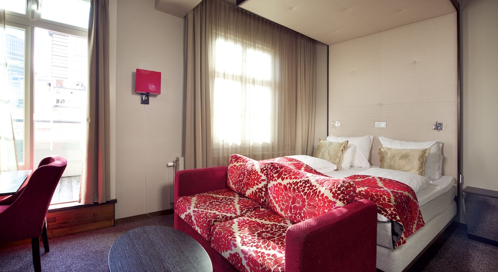 Home Hotel Folketeateret 19/39