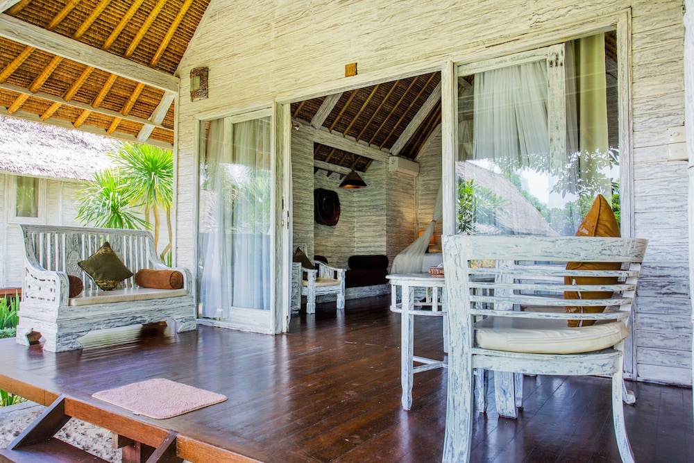 Lembongan Bay Shore Huts 47/71